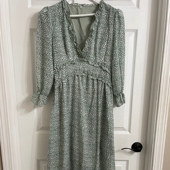 Amazon Dresses & Skirts - Amazon green and white ruffle dress